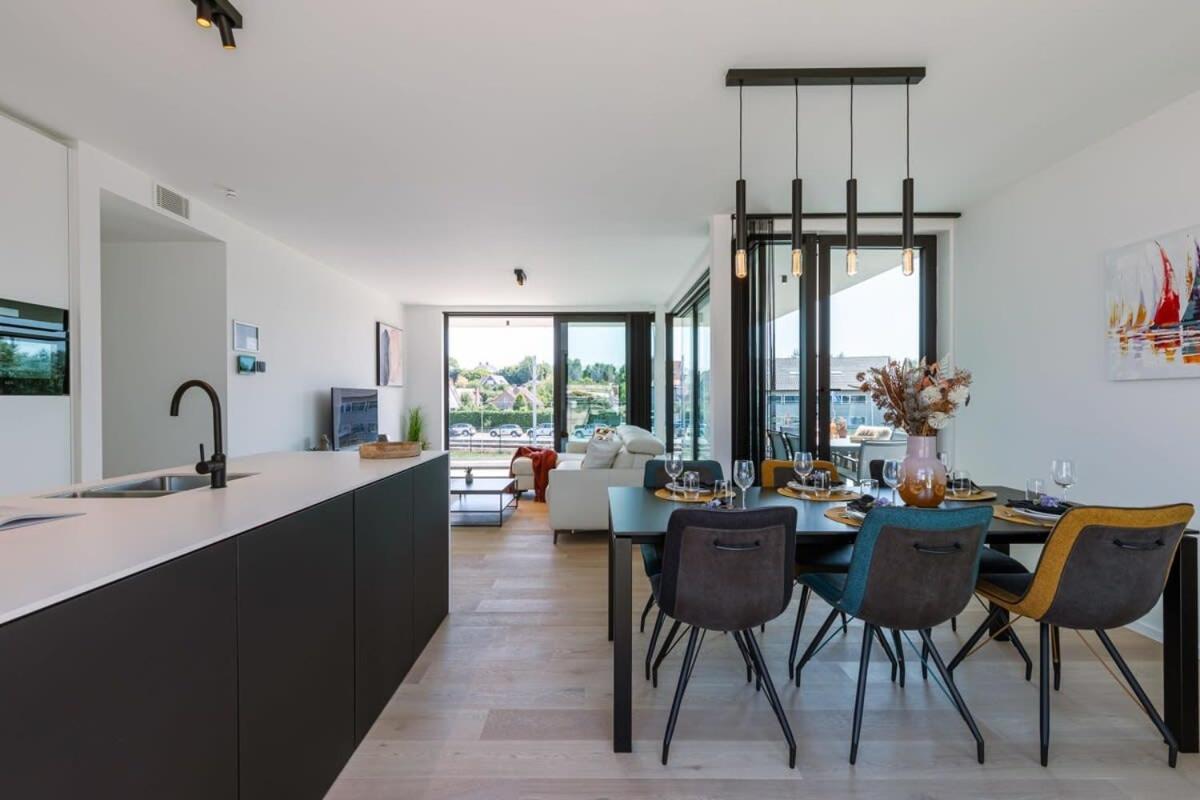 New, Luxurious And Modern Apartment With Private Parking Koksijde Exteriör bild