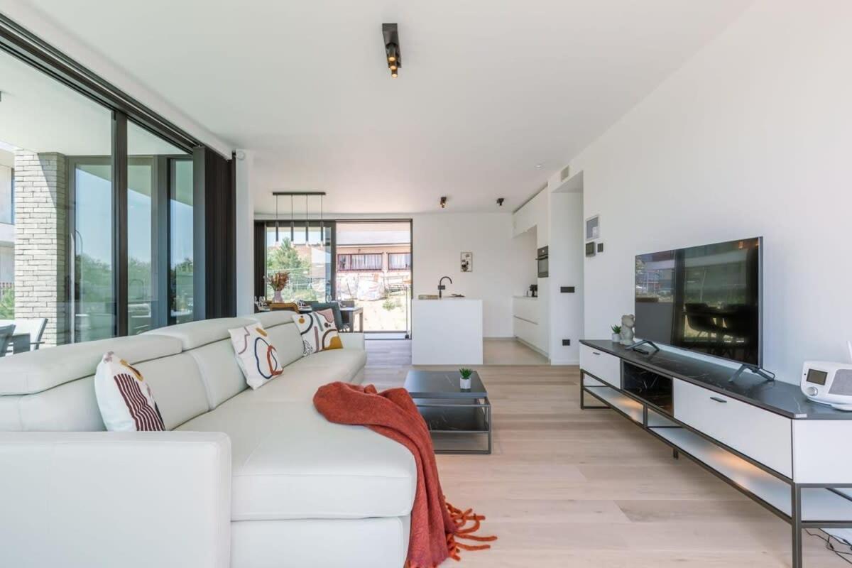 New, Luxurious And Modern Apartment With Private Parking Koksijde Exteriör bild