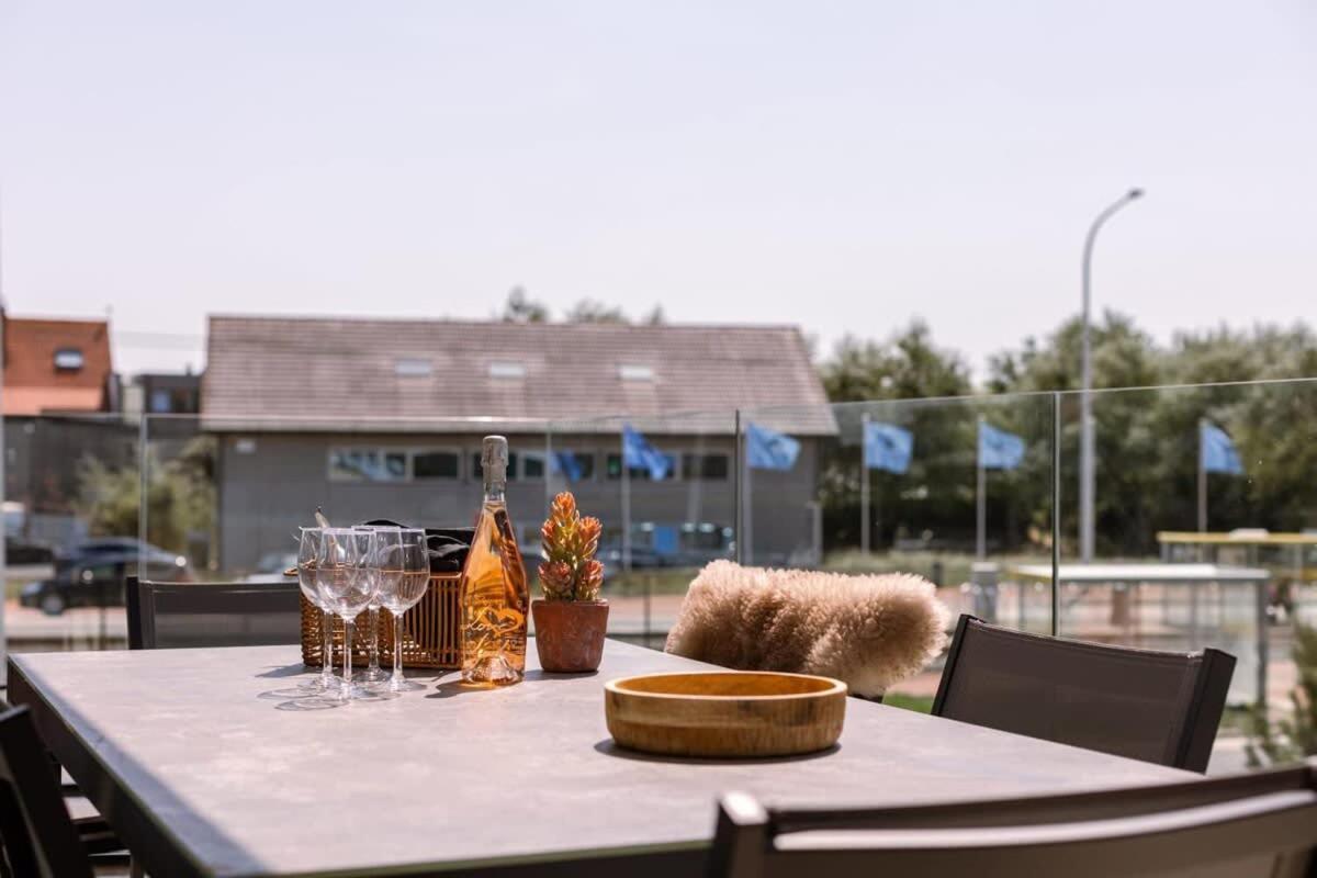 New, Luxurious And Modern Apartment With Private Parking Koksijde Exteriör bild