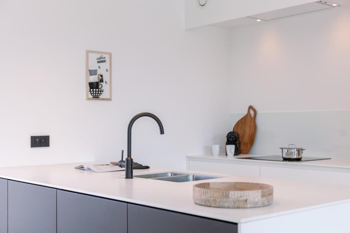 New, Luxurious And Modern Apartment With Private Parking Koksijde Exteriör bild