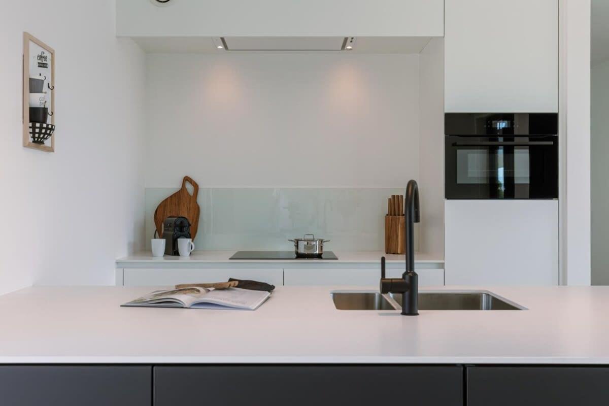 New, Luxurious And Modern Apartment With Private Parking Koksijde Exteriör bild