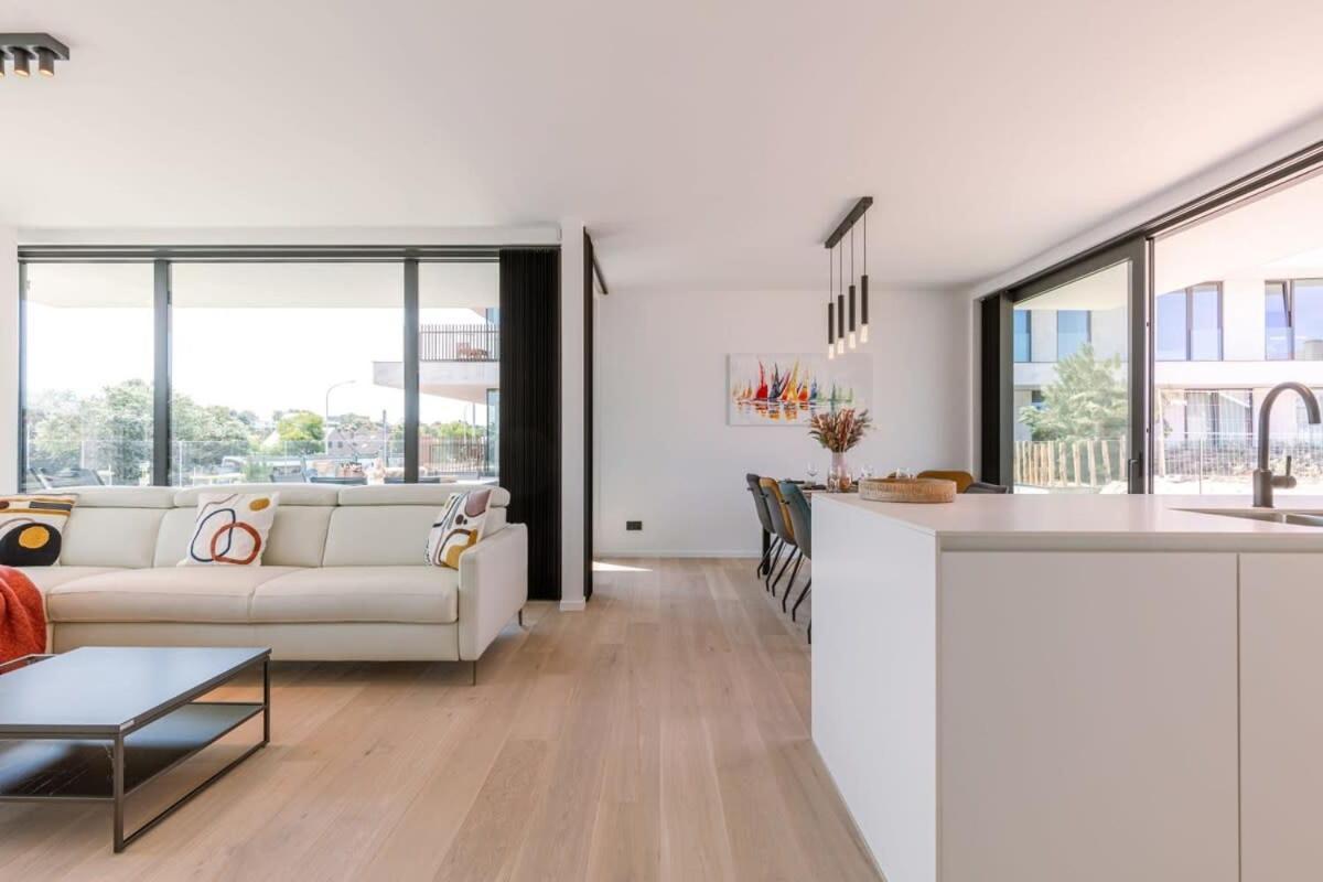 New, Luxurious And Modern Apartment With Private Parking Koksijde Exteriör bild