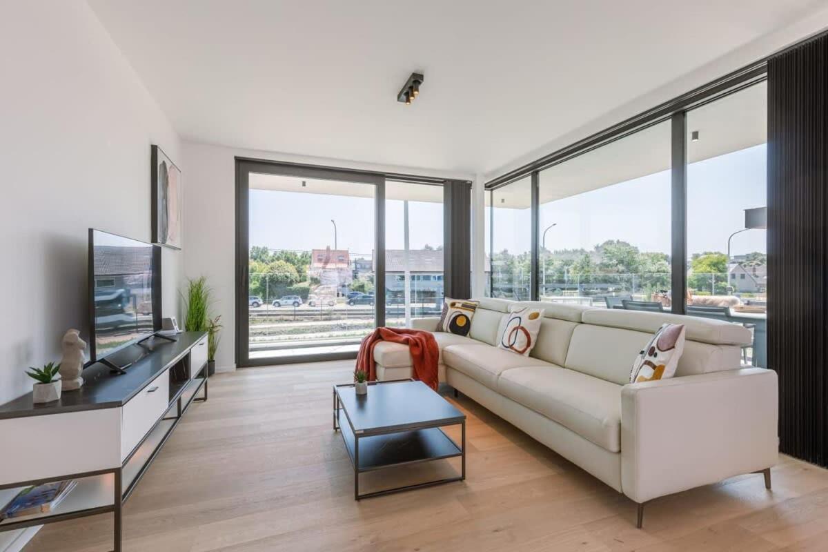 New, Luxurious And Modern Apartment With Private Parking Koksijde Exteriör bild