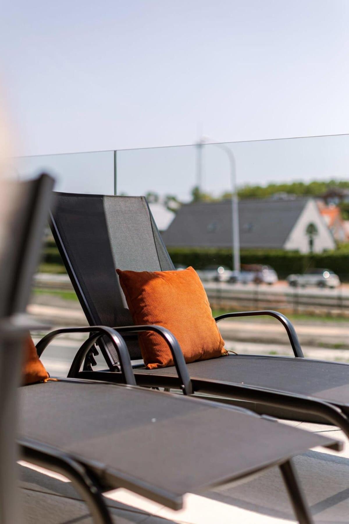 New, Luxurious And Modern Apartment With Private Parking Koksijde Exteriör bild